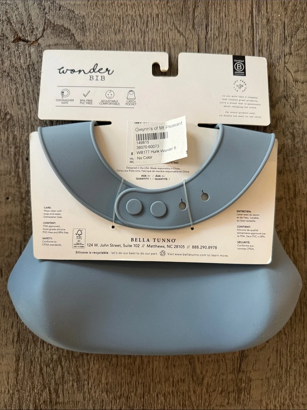 NWT Bella Tunno Hunk Wonder Bib